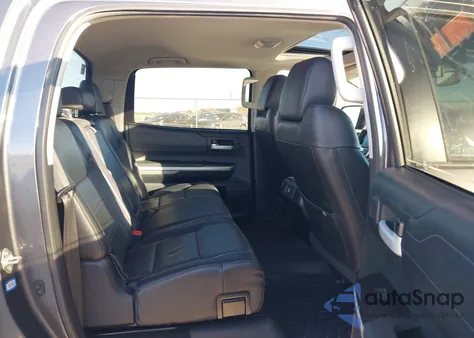 2017 Toyota Tundra Limited 5.7L V8 z USA, uszkodzony, nr VIN 5TFHW5F19HX593875